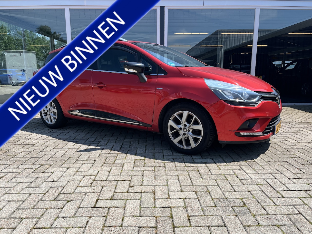 Renault Clio Estate - 0.9 TCe Limited / Lmv / Trekhaak / Pdc / Cruise / Airco - AutoWereld.nl