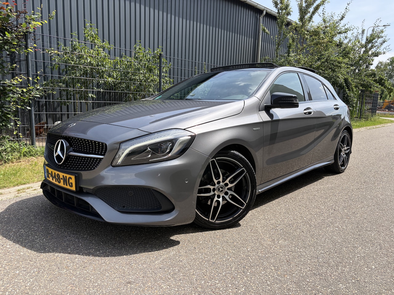 Mercedes-Benz A-klasse - 200 Motorsport Edition / AUTOMAAT / AMG / PANORAMADAK / NAVI / HARMAN KARDON / 132dkm! - AutoWereld.nl