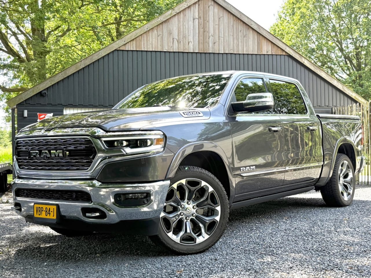 Dodge Ram 1500 - 5.7 V8 Limited 4x4 Crew Cab LPG BE-Trekker eTorque - AutoWereld.nl