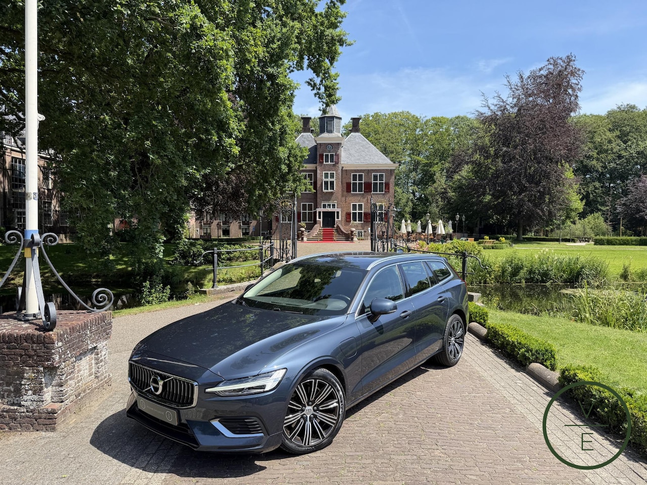 Volvo V60 - 2.0 T6 Twin Engine AWD Inscription | Memory | Camera | BTW | - AutoWereld.nl