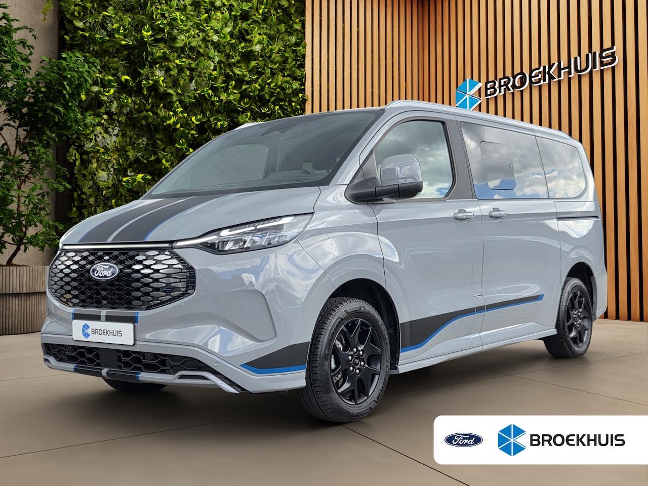 Ford Transit Custom Tourneo - Tourneo Custom Sport 340 L1H1 65 kWh 8 Persoons | 2 x Schuifdeur | B&O | 4 jaar/100.000km - AutoWereld.nl