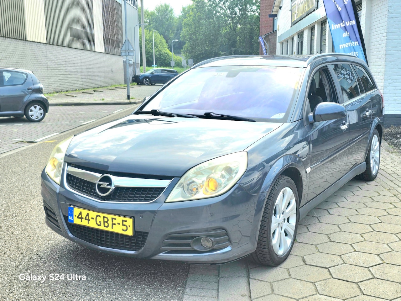 Opel Vectra Wagon - 1.8-16V Executive*automaat*nap*apk*airco*navi*trekhaak*rijd perfect*inruil mog!!! - AutoWereld.nl
