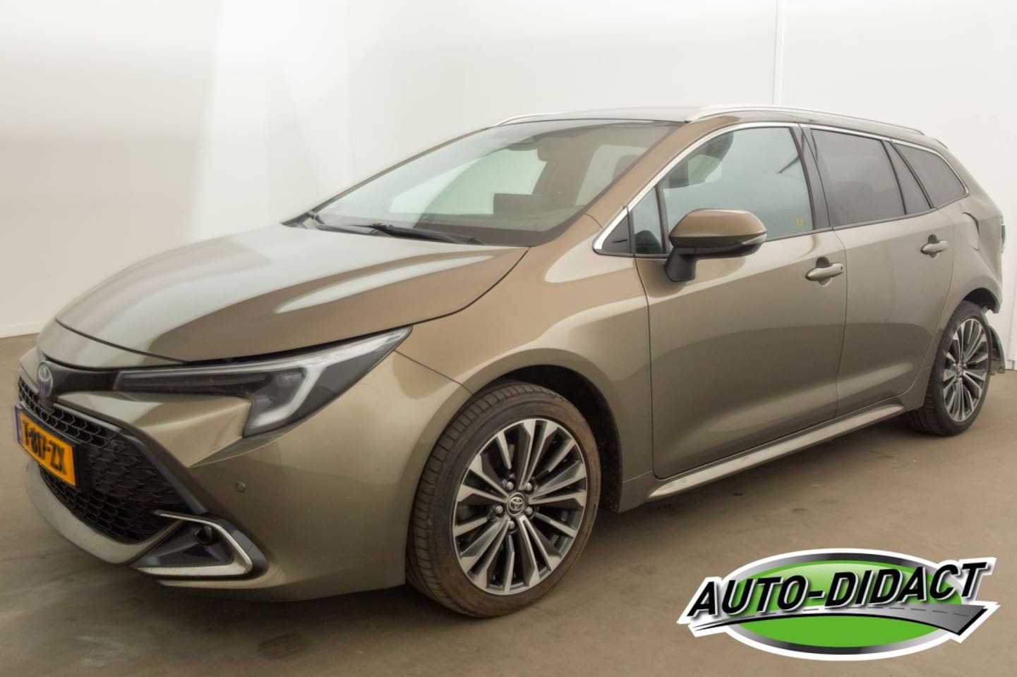 Toyota Corolla Touring Sports - 2.0 Hybrid 108.503 KM - AutoWereld.nl