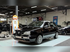 Volkswagen Golf - III 1.8 AUT Uniek | 116DKM | Dak | 5-Drs |