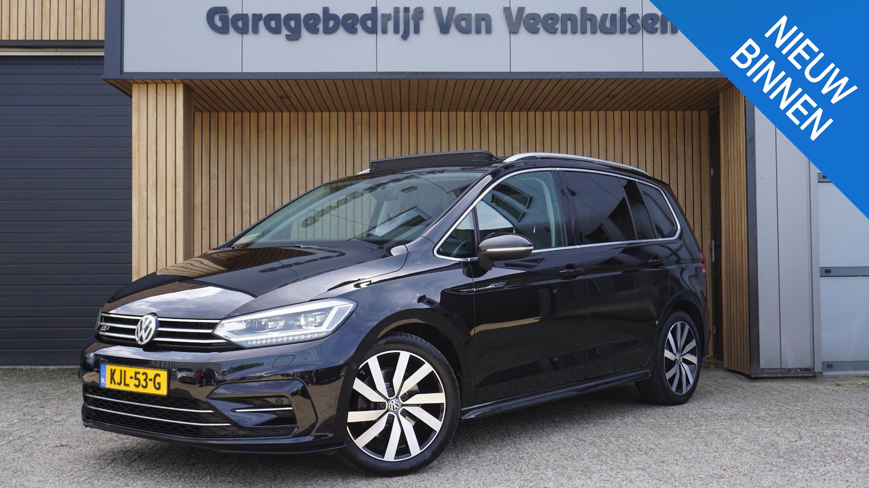 Volkswagen Touran - 1.5 TSI 150pk R-Line & Highline 7-Zits Pano.Dak 18inch LM LED Adaptive Cruise Control A-Ca - AutoWereld.nl