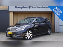 Volkswagen Touran - 1.5 TSI 150pk R-Line & Highline 7-Zits Pano.Dak 18inch LM LED Adaptive Cruise Control A-Ca