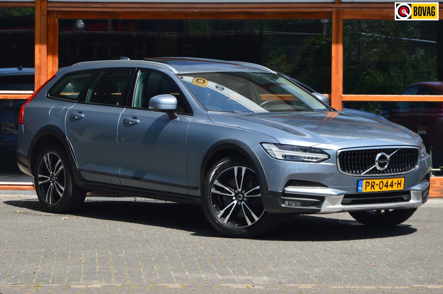 Volvo V90 Cross Country - T5 AWD | Panoramadak | Trekhaak 2400KG | Stoelverwarming | Leer | Apple CarPlay | BLIS | - AutoWereld.nl