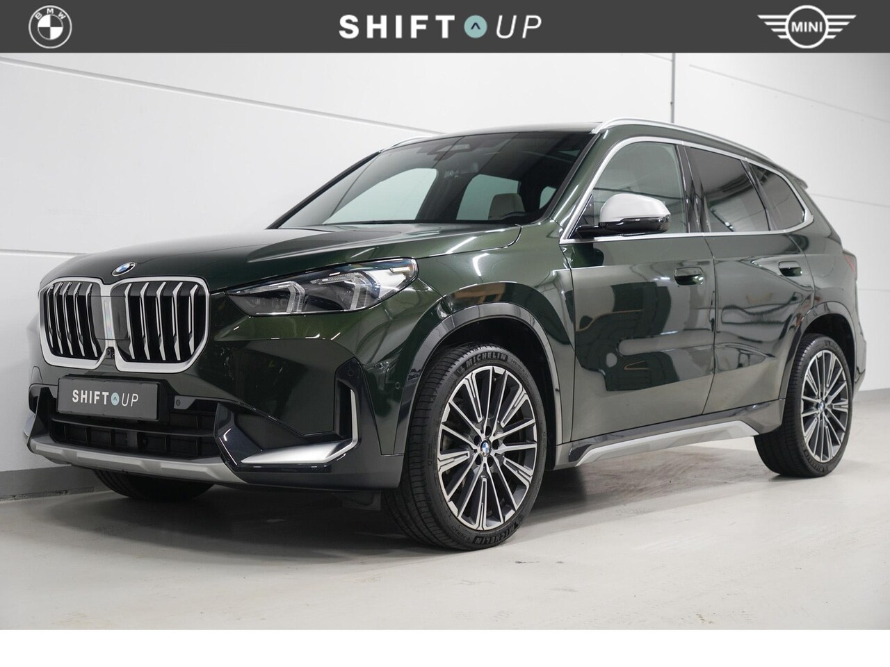 BMW X1 - sDrive18i Panoramadak | Harman Kardon | Head Up | Stuurverwarming - AutoWereld.nl