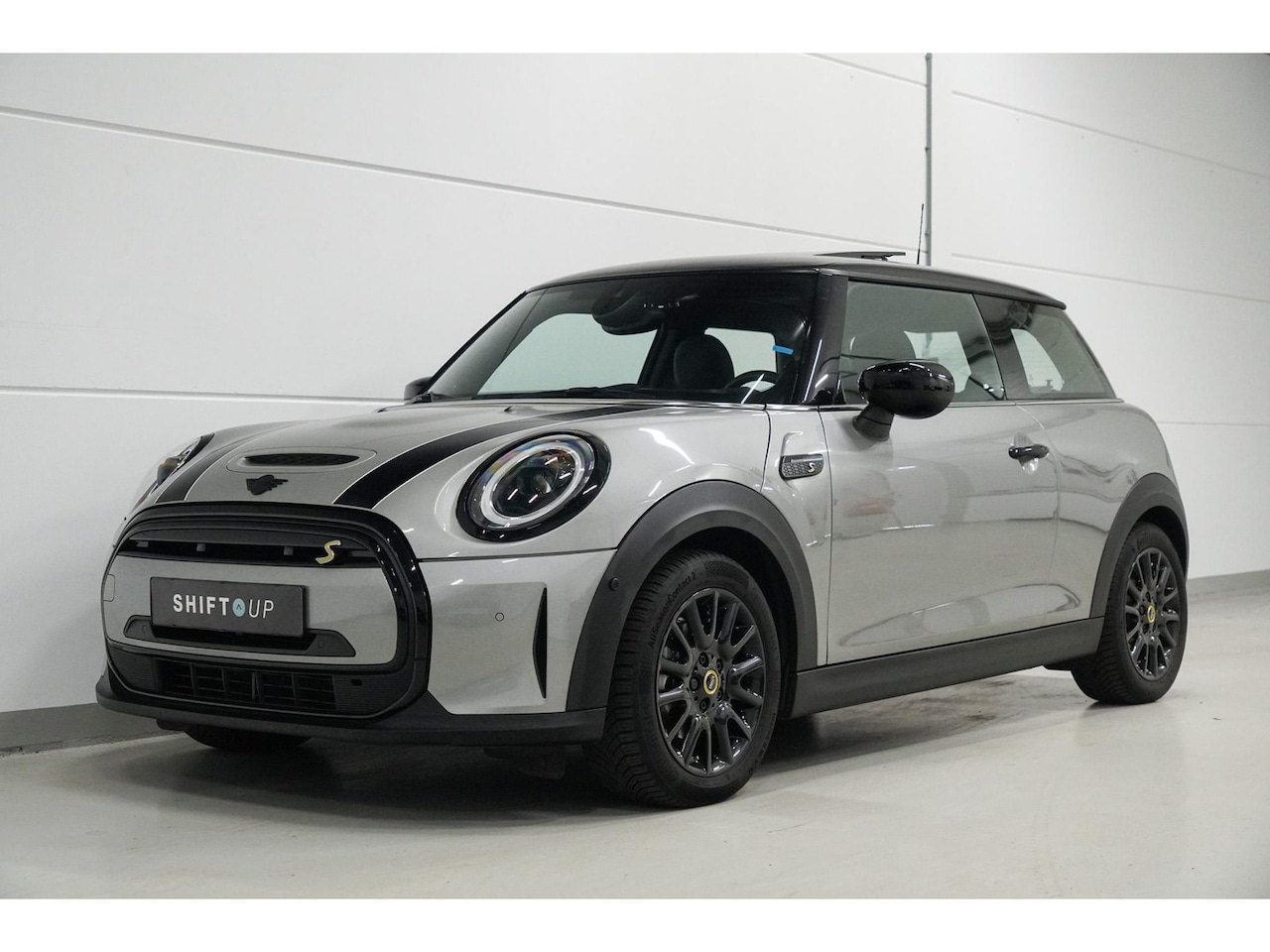 MINI Electric - Mini 33 kWh Panoramadak | Harman Kardon | Head Up - AutoWereld.nl