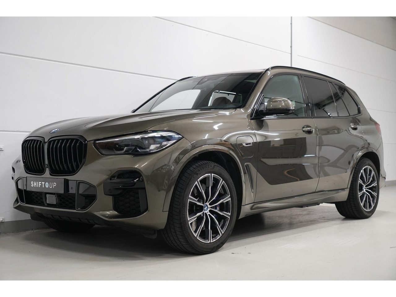 BMW X5 - xDrive45e M-Sport | Panoramadak | Elektr. Trekhaak - AutoWereld.nl