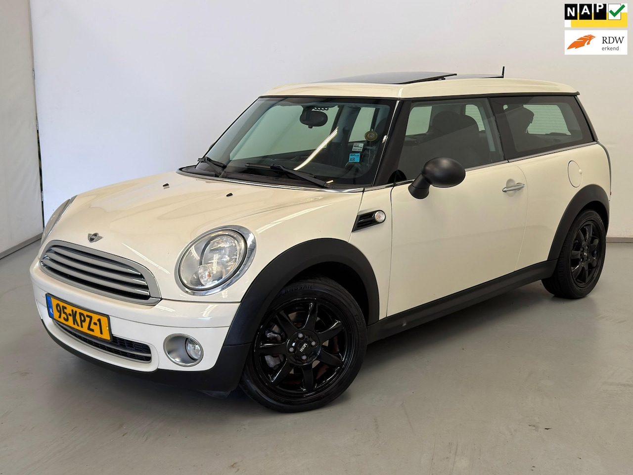 MINI Clubman - 1.4 One Anniversary MK II / Pano / NL-auto - AutoWereld.nl