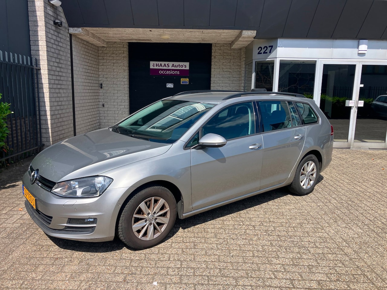 Volkswagen Golf Variant - 1.6 TDI Highline / navi / leder / alu velgen / apk juni 2027 / trekhaak - AutoWereld.nl