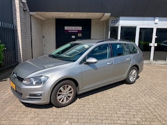 Volkswagen Golf Variant - 1.6 TDI Highline / navi / leder / alu velgen / apk juni 2027 / trekhaak