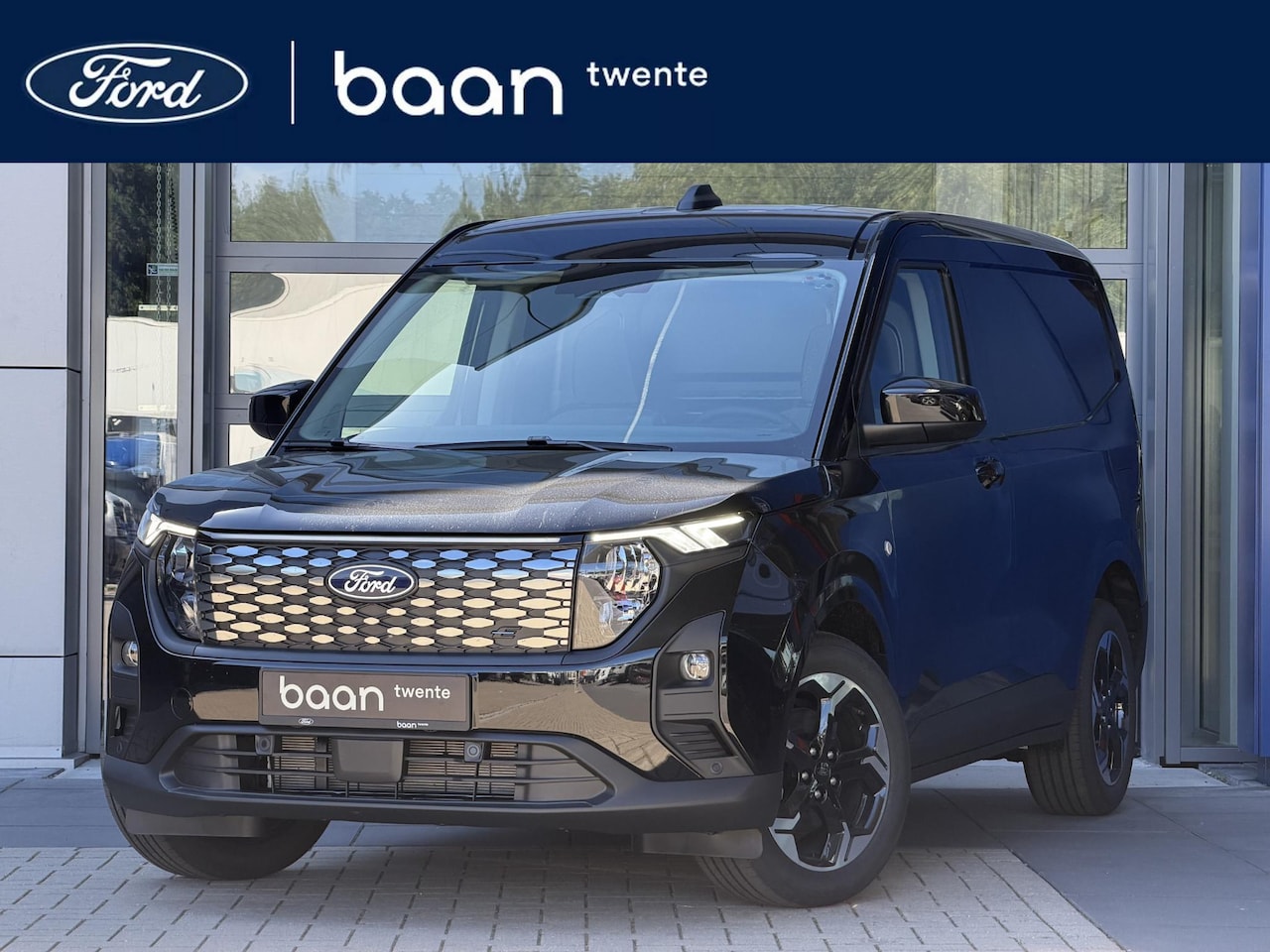Ford E-Transit Cour. - Limited 44 kWh Trekhaak | Driver Ass. Pack | Navi | Laadvloerbescherming | 16 inch - AutoWereld.nl