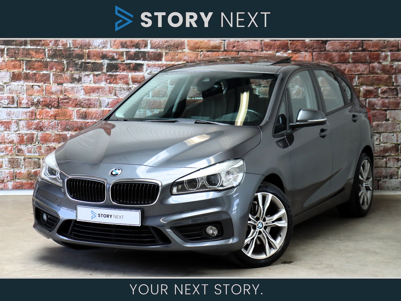 BMW 2-serie Active Tourer - 220i Essential Automaat / Navigatiesysteem / Trekhaak / Panoramadak / Stoelverwarming / Cl - AutoWereld.nl