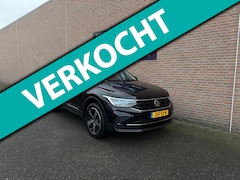 Volkswagen Tiguan - 1.5 TSI R-Line Active Adaptive-Cruise-control Stoel+Stuurverwarming PDC Achteruitrij-camer