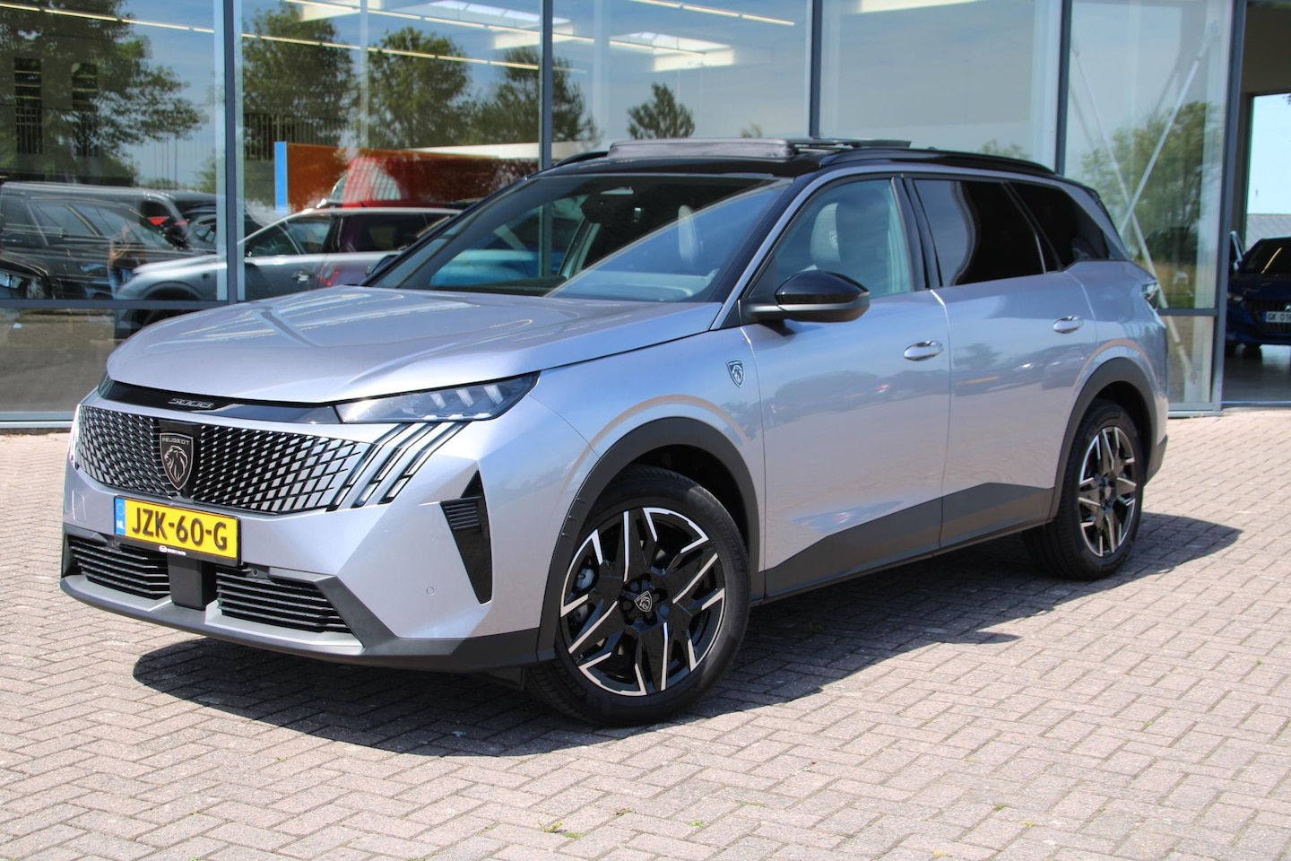 Peugeot 5008 - 1.2 Hybrid 145 GT 7p Schuif kanteldak! - AutoWereld.nl