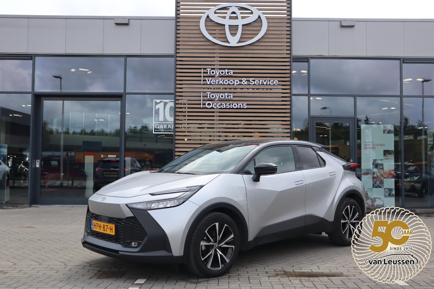 Toyota C-HR - HYBRID 140 DYNAMIC ANDROID/APPLE AD-CRUISE PRIVACY-GLASS PARK-SENSOREN KEYLESS 18"LMV BLIS - AutoWereld.nl
