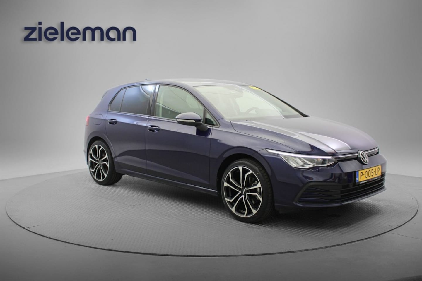 Volkswagen Golf - 1.0 TSI - Digitaal Cockpit, Carplay, Adapt. Cruise - AutoWereld.nl