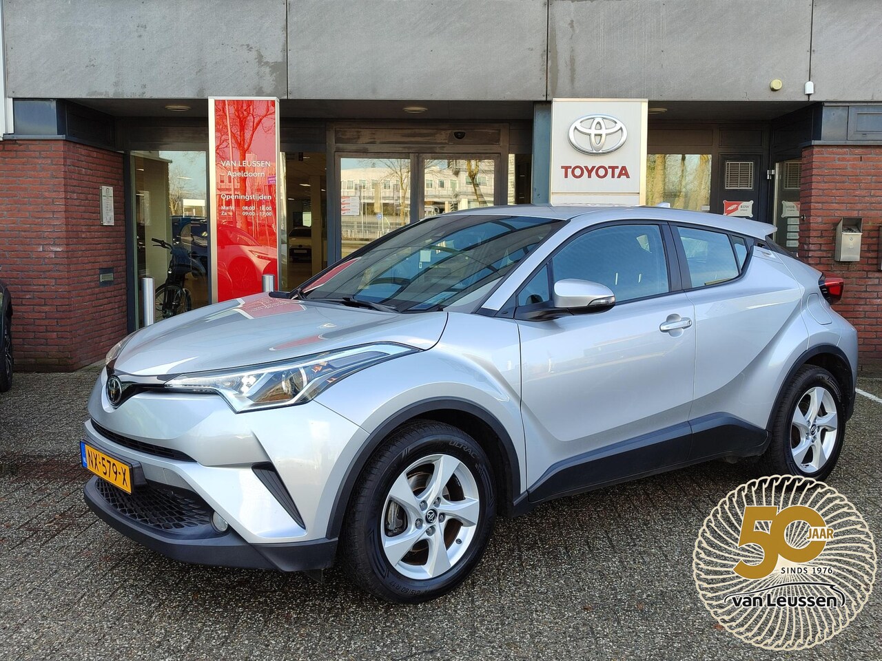 Toyota C-HR - 1.2 TURBO DYNAMIC TREKHAAK 1300KG-TREKGEW NL-AUTO 1E-EIG 100% DEALERONDERHOUD KEYLESS AD-C - AutoWereld.nl