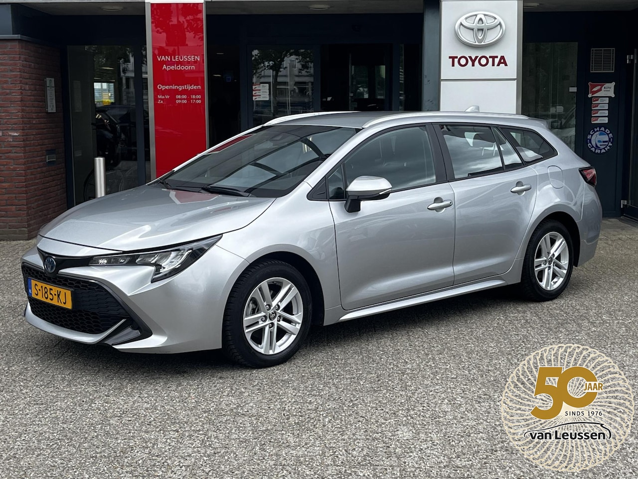 Toyota Corolla Touring Sports - 1.8 Hybrid ACTIVE CAMERA CLIMA AD-CRUISE LM-VELGEN 16" APPLE/ANDROID 4S-BANDEN NL-AUTO NAV - AutoWereld.nl