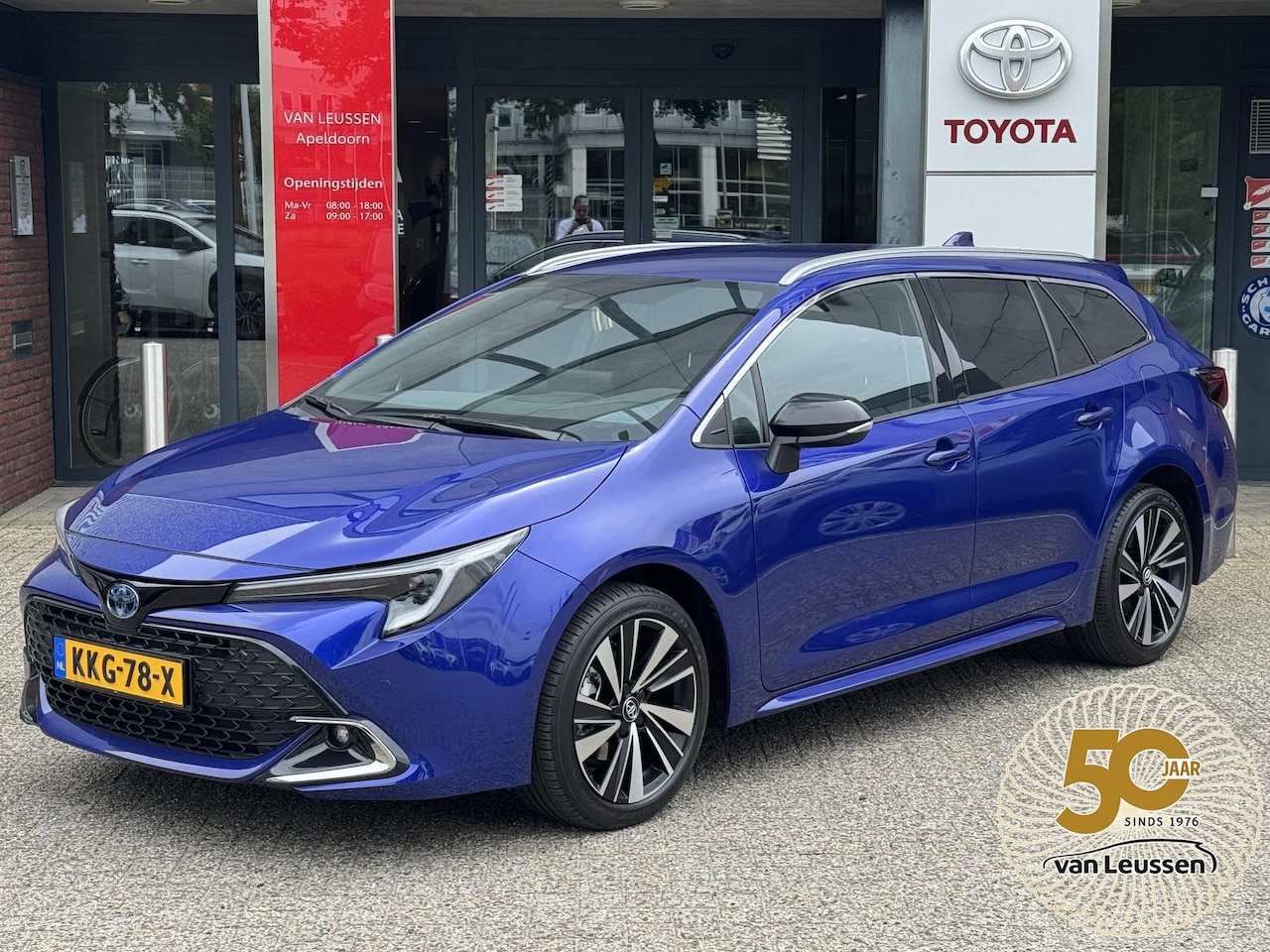 Toyota Corolla Touring Sports - Hybrid 140 Dynamic NIEUW DIRECT LEVERBAAR MET HOGE KORTING STOELVERWARMING PARK-SENSOREN K - AutoWereld.nl
