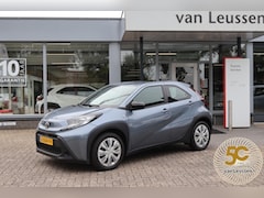 Toyota Aygo X - PLAY NL-AUTO APPLE/ANDROID LED DAGRIJVERLICHTING AD-CRUISE AIRCO PARKEERCAMERA