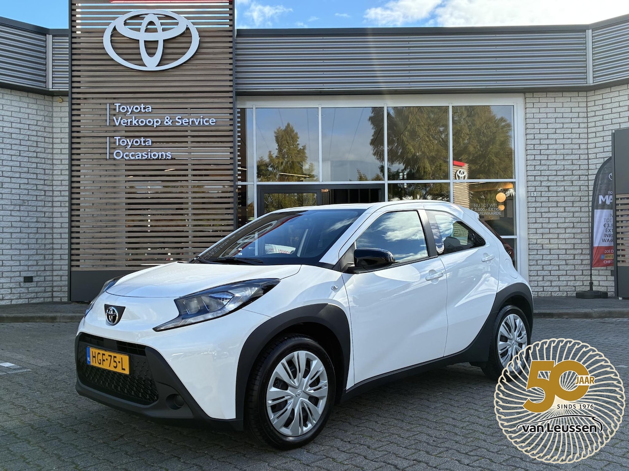 Toyota Aygo X - PLAY NL-AUTO 5-DEURS APPLE/ANDROID BLUETOOTH AD-CRUISE CAMERA - AutoWereld.nl