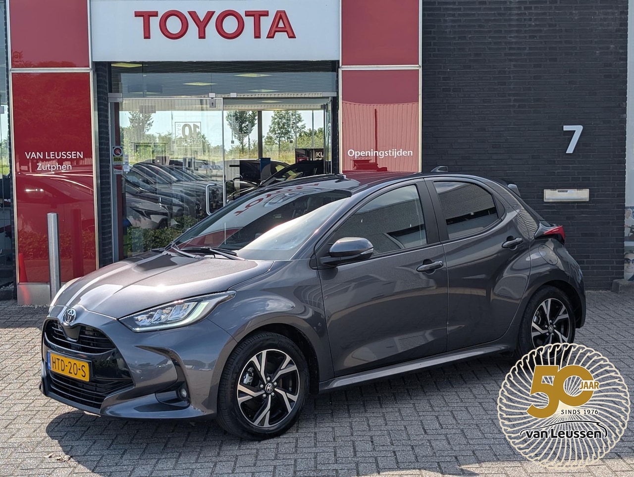Toyota Yaris - 1.5 Hybrid 115 Dynamic LED-VERLICHTING KEYLESS PRIVACY GLASS - AutoWereld.nl