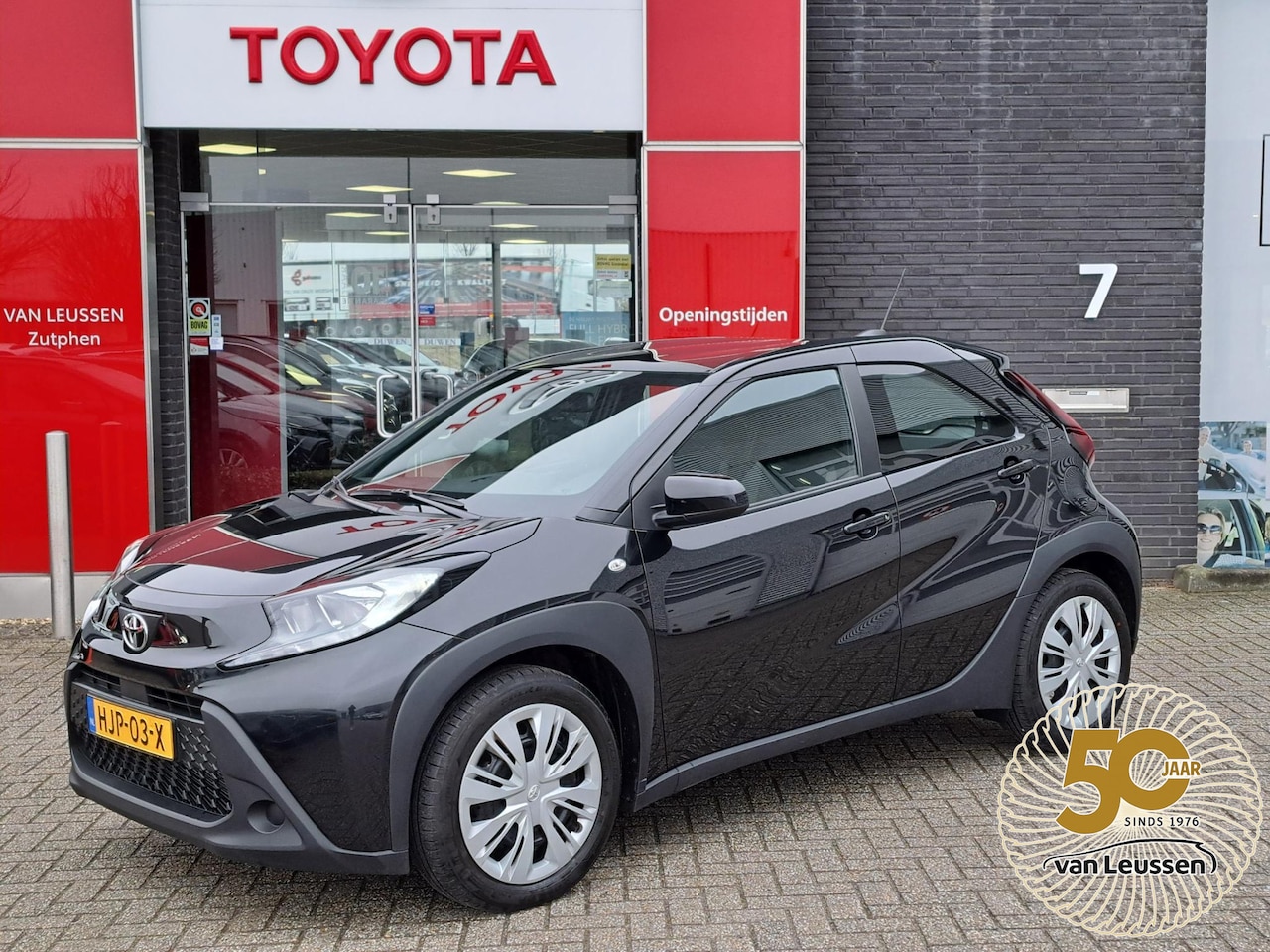 Toyota Aygo X - PLAY AD-CRUISE CAMERA APPLE/ANDROID METALLIC-LAK - AutoWereld.nl