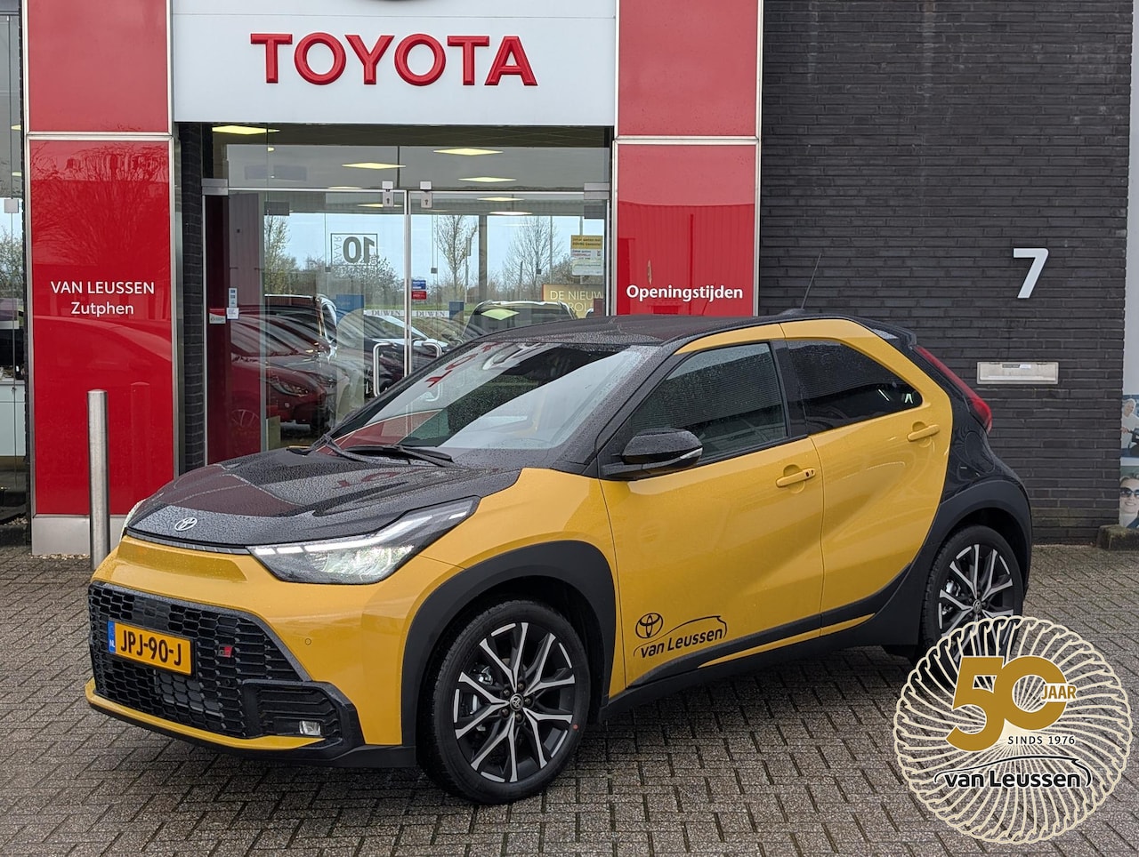 Toyota Aygo X - Hybrid 115 GR-SPORT NIEUW MODEL! JBL-AUDIO 18'' LM-VELGEN KEYLESS PARK-SENSOREN STOELVERW - AutoWereld.nl