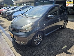 Toyota Aygo - 1.0-12V Dynamic Navigator | 2E EIGENAAR | 12MND GARANTIE | ANDROID | AIRCO | LMV |