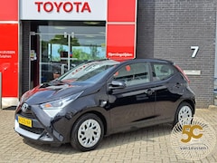 Toyota Aygo X - X-PLAY ACHTERUITRIJCAMERA AIRCO APPLE CARPLAY / ANDROID AUTO