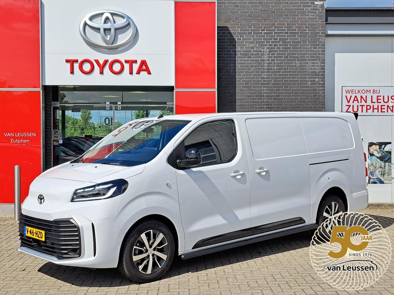Toyota PROACE Long Worker - 2.0 D-4D L2 Professional 177PK 2X SCHUIFDEUR AUTOMAAT AD-CRUISE NAVIGATIE PARKEER SEN. CAM - AutoWereld.nl