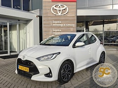Toyota Yaris - 1.5 VVT-i Dynamic ALL-SEASON NAVI LM-VELGEN KEYLESS DAB+ BLUETOOTH APPLE/ANDROID AD-CRUISE