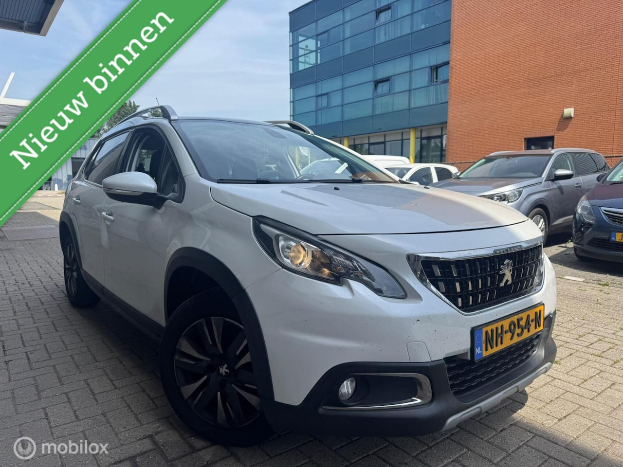 Peugeot 2008 - 1.2 PureTech Allure 1.2 PureTech Allure - AutoWereld.nl