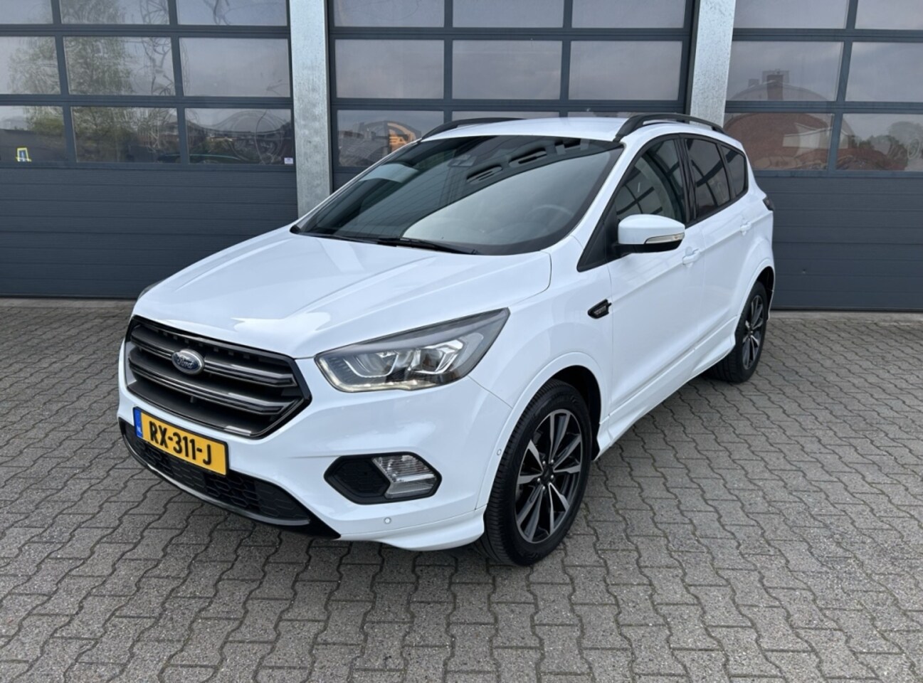 Ford Kuga - 1.5 EcoBoost ST-Line 1.5 EcoBoost 120pk ST Line - AutoWereld.nl