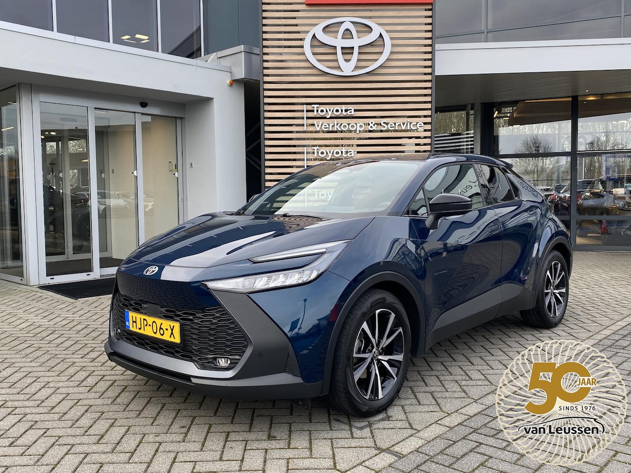 Toyota C-HR - 1.8 Hybrid 140 Dynamic LM-VELGEN KEYLESS PARK-SENSOREN BLIND-SPOT APPLE/ANDROID AD-CRUISE - AutoWereld.nl