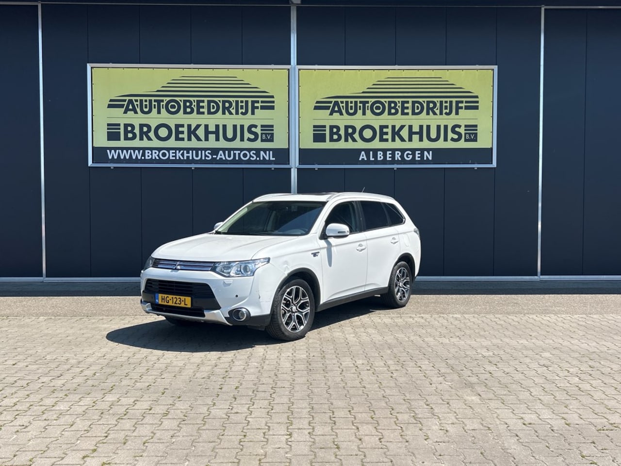 Mitsubishi Outlander - 2.0 PHEV Executive Edition 2.0 PHEV Executive Edition - AutoWereld.nl