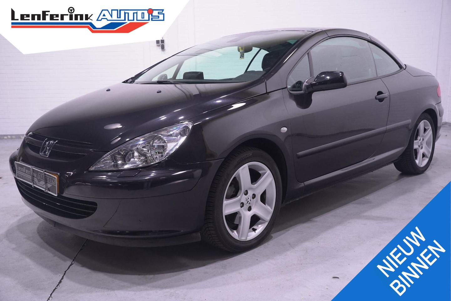 Peugeot 307 CC - 2.0-16V Sport NAP navigatie PDC v+a climate-controlle cruise-controlle sportstoelen half l - AutoWereld.nl
