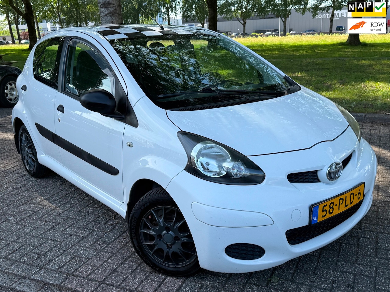 Toyota Aygo - 1.0-12V Access NAP - AutoWereld.nl