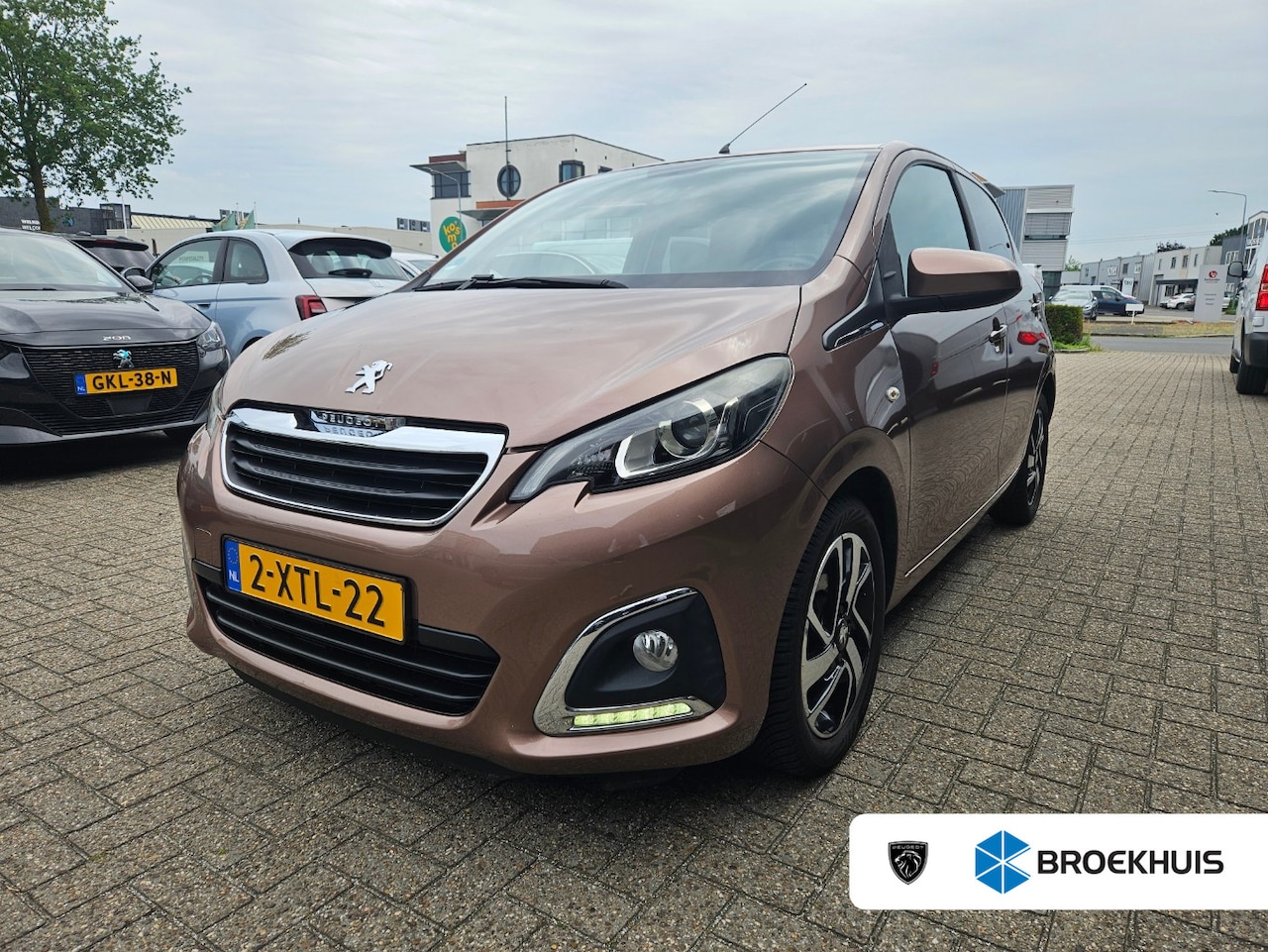 Peugeot 108 - 1.2 VTi Allure | Camera | Climate control | LMV 15"| Blue Tooth | - AutoWereld.nl