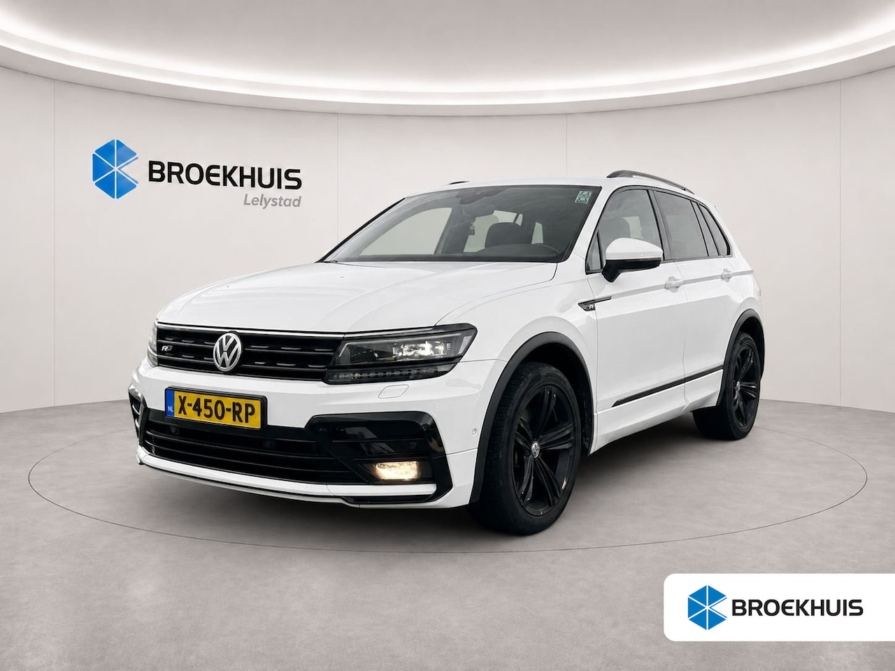 Volkswagen Tiguan - 2.0 TSI 190PK 4-MOTION HIGHLINE BUSINESS R-LINE AUTOMAAT / NAVI / FULL-LED / CLIMA / LED / - AutoWereld.nl