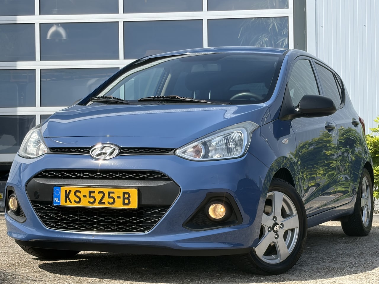 Hyundai i10 - 1.0i i-Drive 66pk | Apple carplay/Android auto | Boordcomputer | Isofix bevestiging voor k - AutoWereld.nl