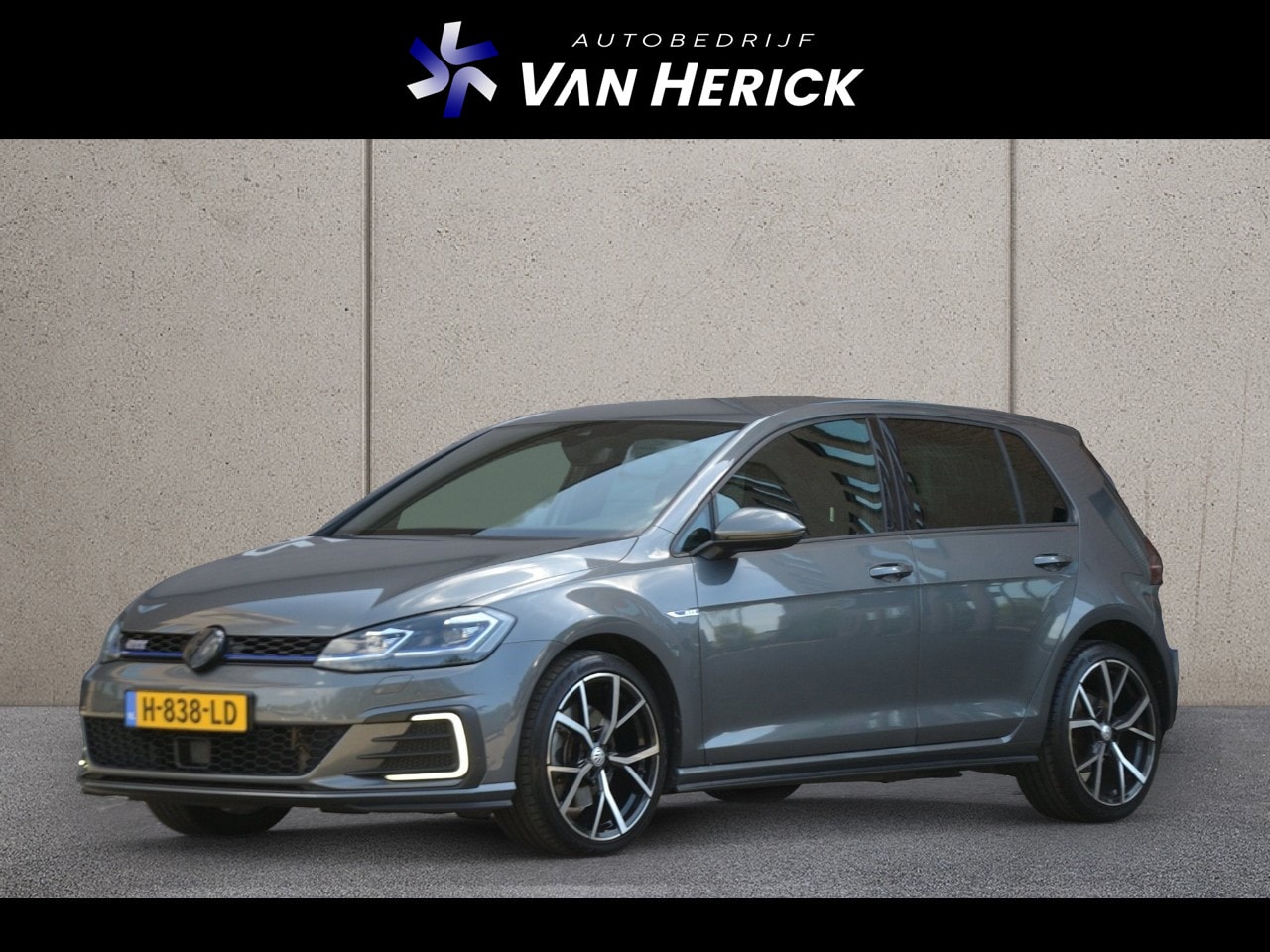 Volkswagen Golf - 1.4 TSI PHEV GTE | LED | ACC | Compleet & Netjes - AutoWereld.nl
