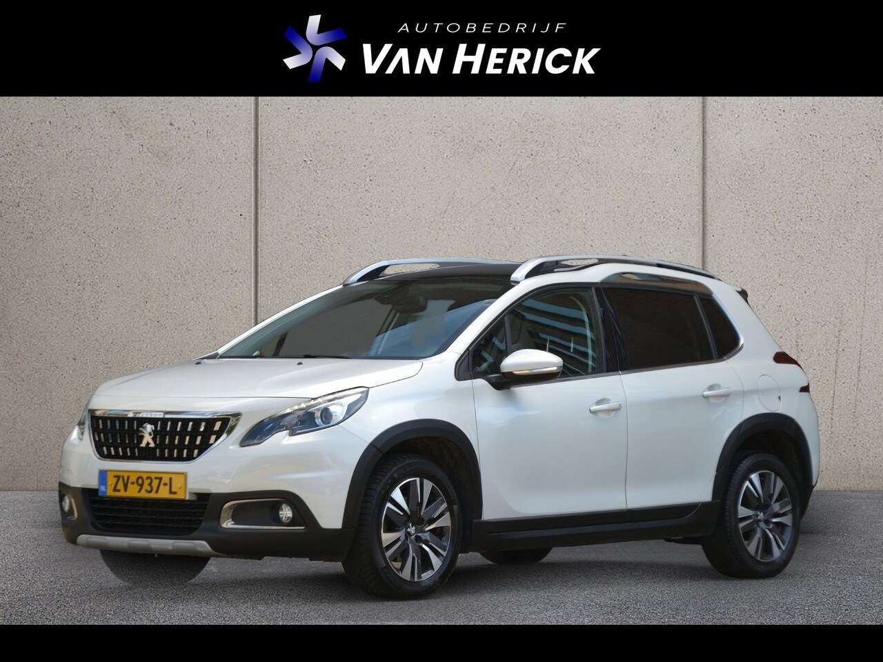 Peugeot 2008 - 1.2 PureTech Allure Automaat | Panorama | Camera - AutoWereld.nl