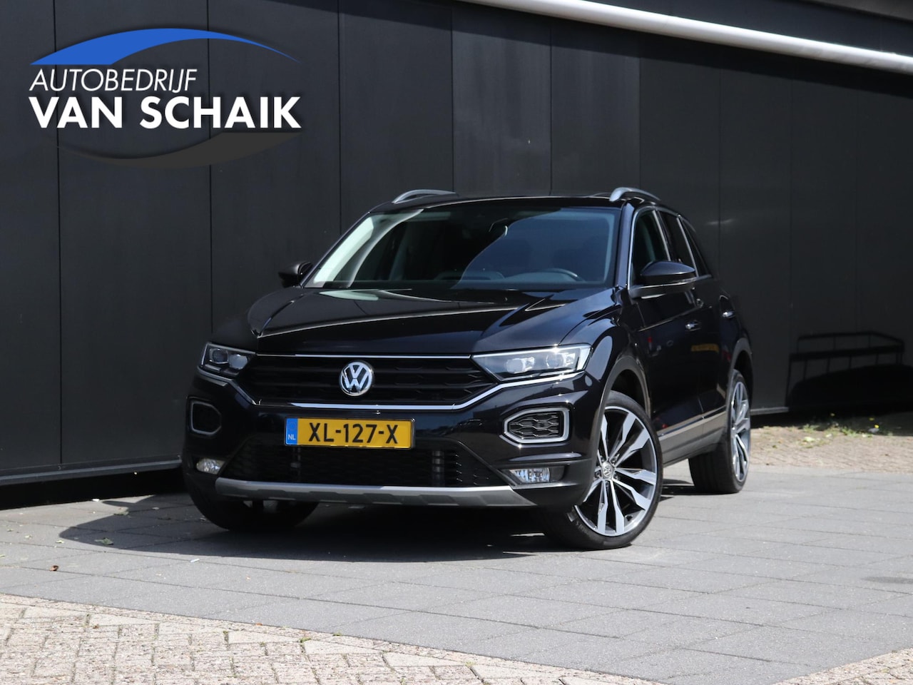 Volkswagen T-Roc - 1.5 TSI Sport | PANO-DAK | TREKHAAK | VIRTUAL COCKPIT | ADAPT. CRUISE | NAVI | APPLE CARPL - AutoWereld.nl