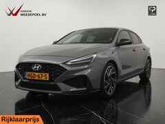 Hyundai i30 Fastback - 1.5 T-GDi 160PK MHEV DCT7 N-Line Sky Automaat - Navigatie - Panoramadak - Camera - Stoelve