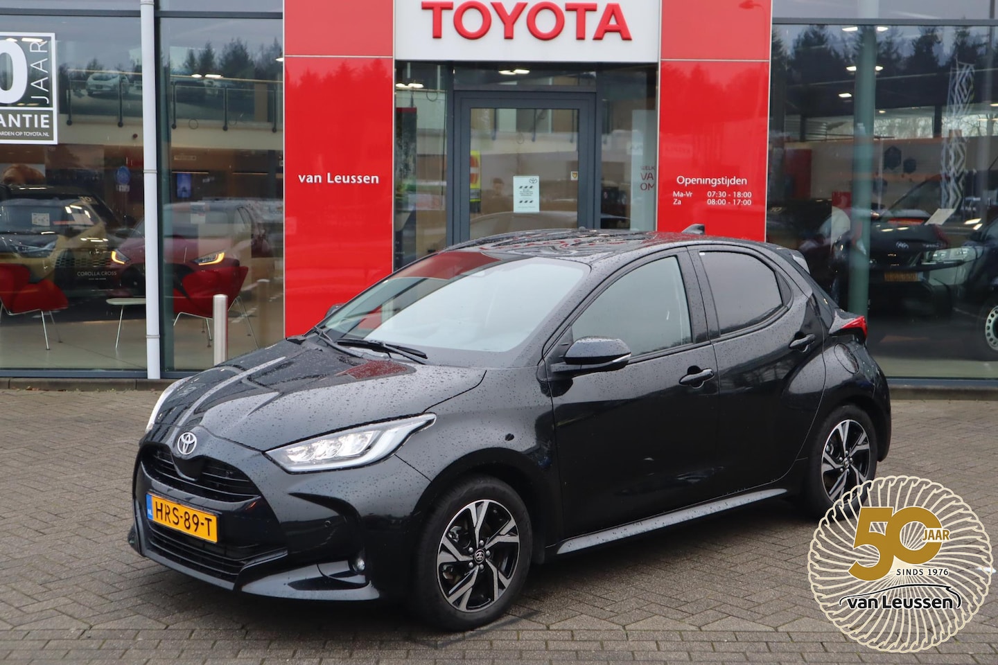 Toyota Yaris - 1.5 HYBRID 115 DYNAMIC COMFORT-PACK BLIND-SPOT STOEL/STUURVERWARMING PARK-SENSOREN CAMERA - AutoWereld.nl
