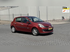 Renault Clio - 1.6-16V Initiale